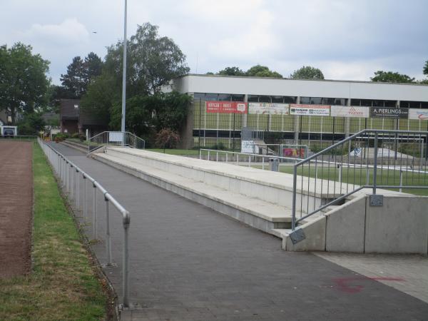 Hermann-Dropmann-Bezirkssportanlage - Kaarst-Büttgen