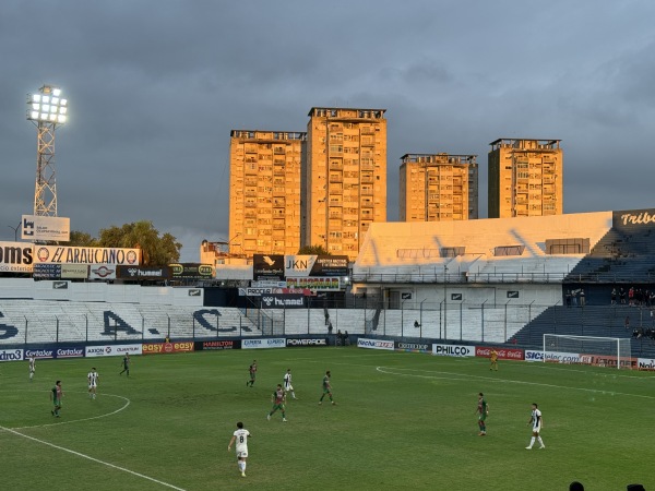 Estadio Centenario Ciudad de Quilmes - Quilmes, BA