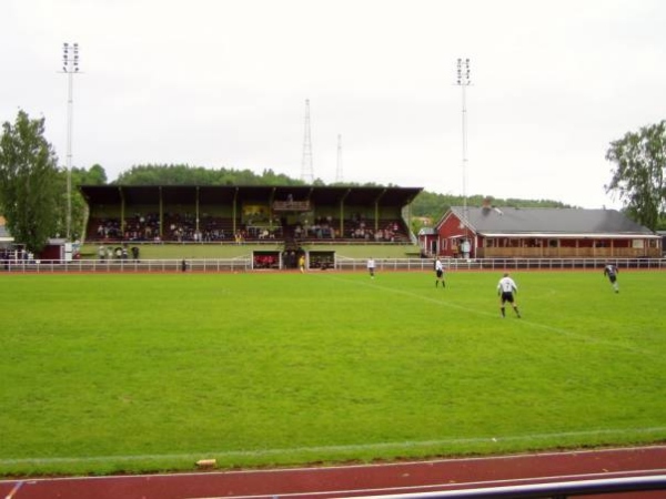 Haupttribüne vor dem Neubau 2014