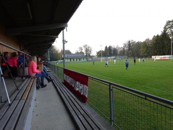 Schlossparkstadion - Halbenrain