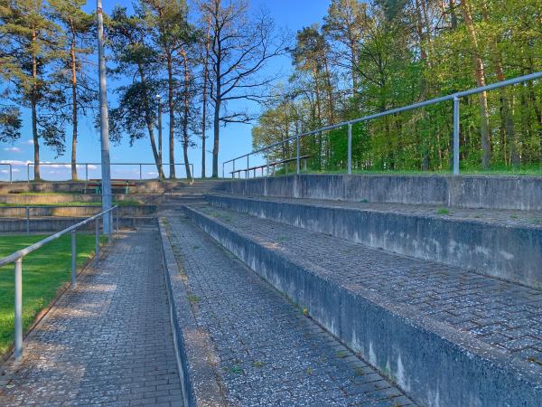 Horst-Hein-Sportanlage - Strahlungen