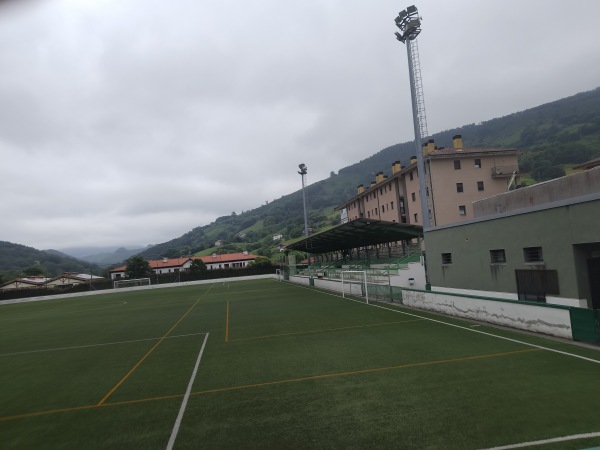 Campo de Fútbol de Mastegi - Lesaca (Lesaka), NA