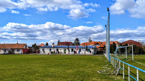 Fotbalové hřiště Veltrusy - Veltrusy