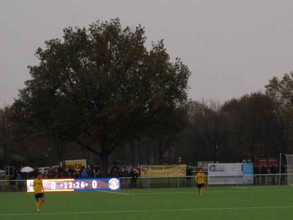 Theodor-Mostertz-Sportanlage Platz 2 - Meerbusch-Lank