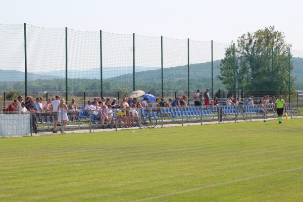 Stadion LKS Głowienka - Głowienka
