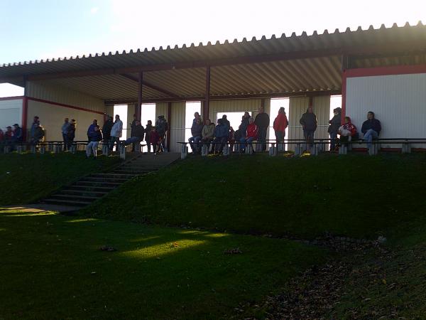 Ernst-Wagener-Stadion B-Platz - Steinburg-Eichede