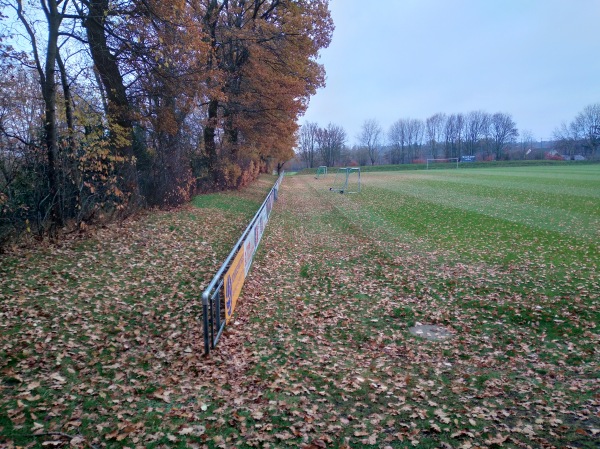 Sportplatz Deipenweg - Paderborn-Schloß Neuhaus