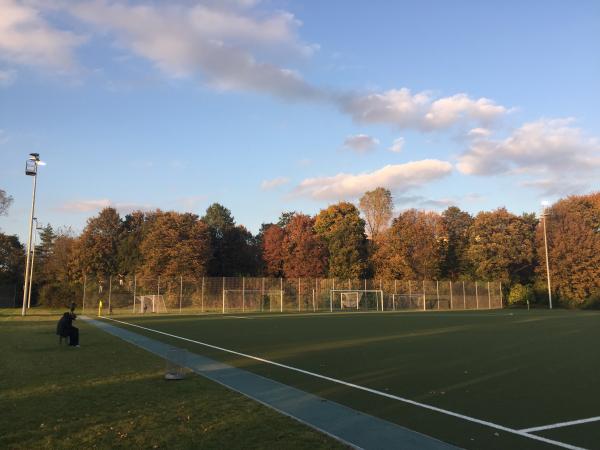 Bezirkssportanlage Bert-Brecht-Allee Platz 3 - München-Neuperlach