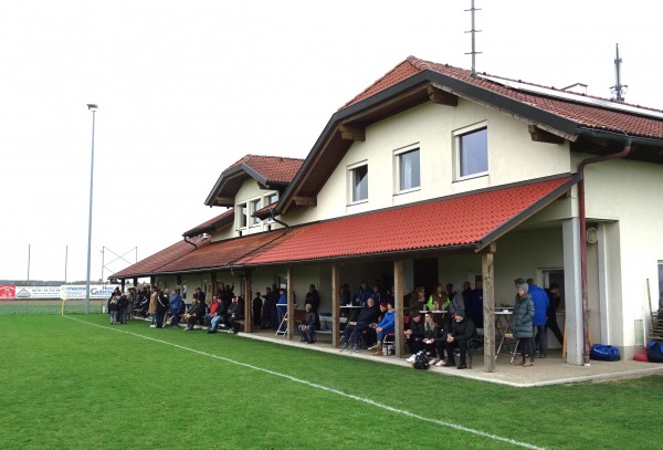 Sportplatz Hofkirchen - Hofkirchen im Traunkreis