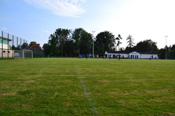 Tribüne abgerissen