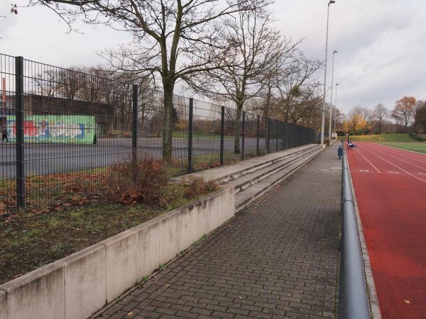 Sportplatz Dieter-Forte-Gesamtschule - Düsseldorf-Eller