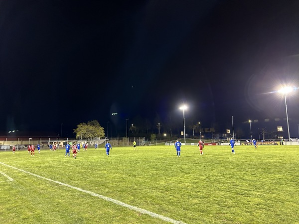 Sportplatz Mittlerzelg Ost - Spreitenbach
