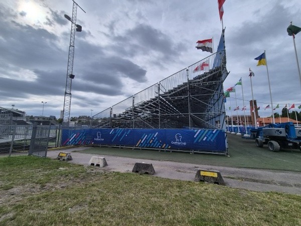 Mobile Tribünen errichtet für den Gothia Cup (größtes Jugendtunier der Welt). Ground heißt in der Zeit SKF Arena