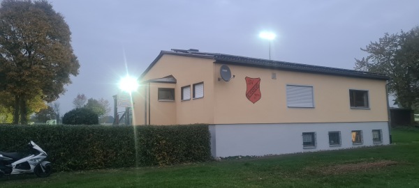 Sportplatz im Schulweg - Ehingen-Beyerberg