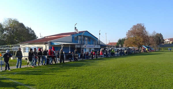 Futbalové ihrisko Veľké Zálužie - Veľké Zálužie