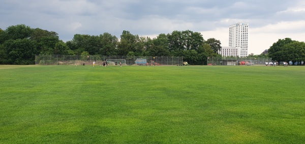 Zentrale Hochschulsportanlage Platz 12 - München-Milbertshofen-Am Hart