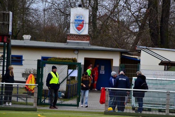 Guts-Muths-Stadion Nebenplatz - Magdeburg-Stadtfeld West