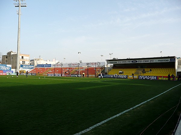 haKufsa - Sar-Tov Stadium - Netanya