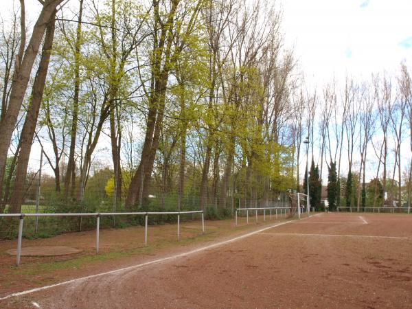 Heinrich-Hamacher-Sportpark Platz 3 - Duisburg-Neumühl