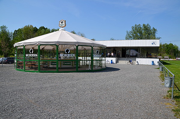 Ehemaliger Zustand: Clubheim abgebrannt