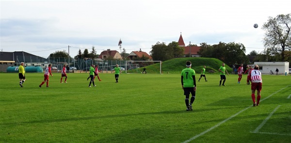 Fotbalové hřiště Valtrovice - Valtrovice