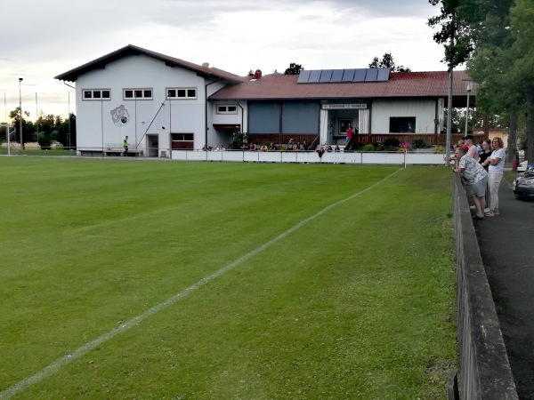 Sportanlage am Schloß Platz 2 - Fraunberg