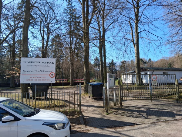 Sportplatz Am Waldessaum der Universität - Rostock