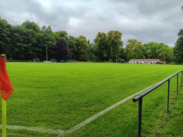 Sportplatz im Schloßpark - Süderholz-Klevenow