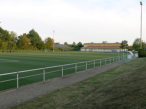 Queichtal-Stadion Nebenplatz - Offenbach/Queich