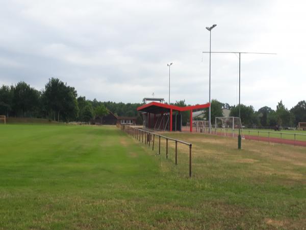 Heinrich-Meyer-Stadion im Sportzentrum Hohnstorf - Hohnstorf/Elbe