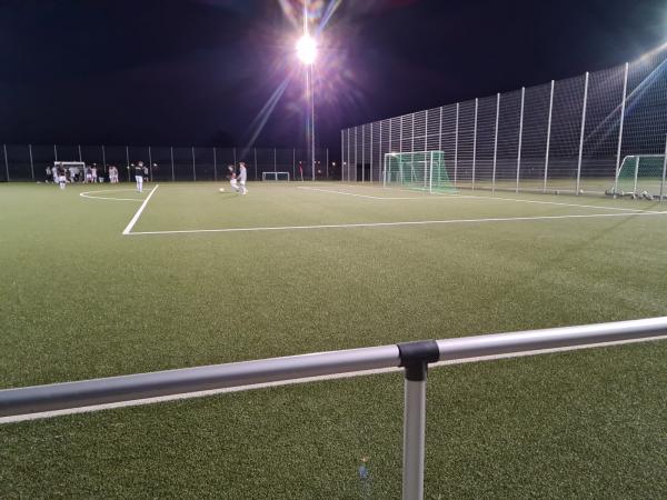 Bezirkssportanlage Lerchenauer Straße Platz 2 - München-Feldmoching