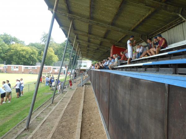 Stadion Flugplatz - Lübeck-Karlshof