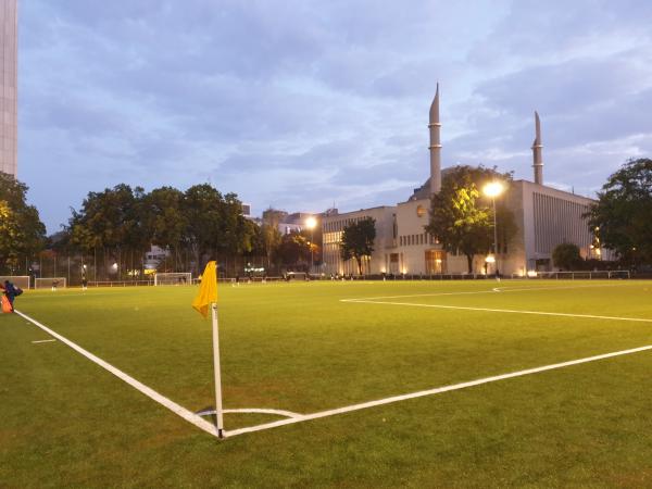 Prälat-Wolker-Anlage / Bezirkssportanlage Mitte Platz 3 - Köln-Ehrenfeld