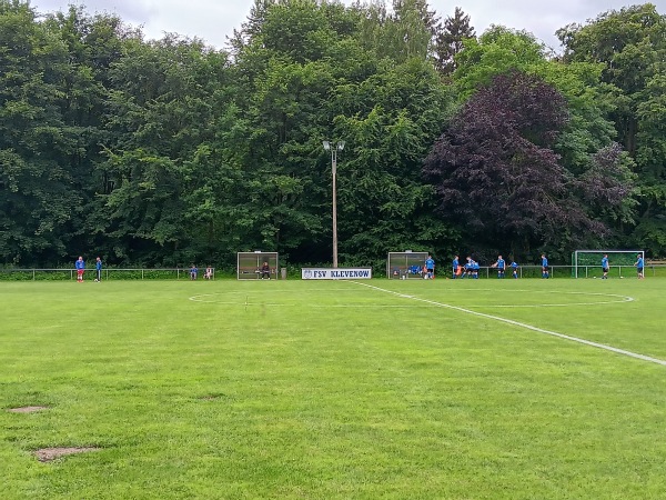 Sportplatz im Schloßpark - Süderholz-Klevenow