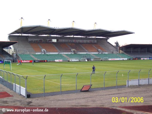 Stade Francis Le Basser - Laval