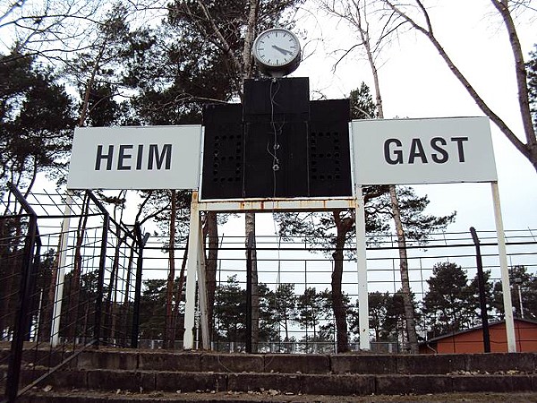 Stadion der Hüttenwerker auf den Sportanlagen Waldstraße - Eisenhüttenstadt
