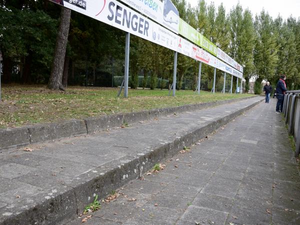 Walter-Steinkühler-Stadion - Emsdetten-Isendorf