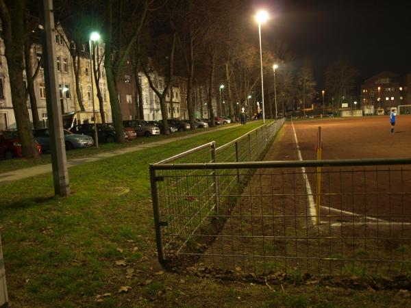 Sportplatz am John-Lennon-Platz - Oberhausen/Rheinland-Alt Oberhausen