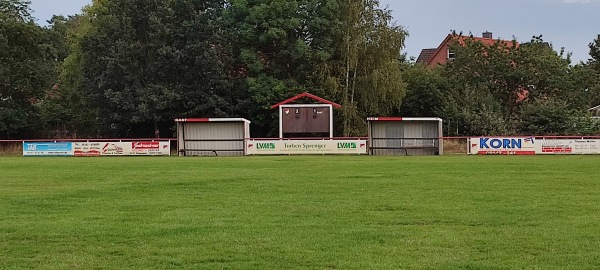 Sportplatz Obershagen - Uetze-Obershagen