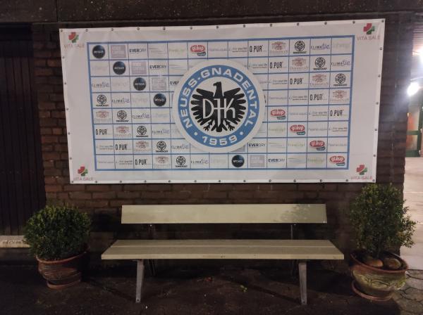 Bezirkssportanlage Gnadental Platz 2 - Neuss-Gnadental