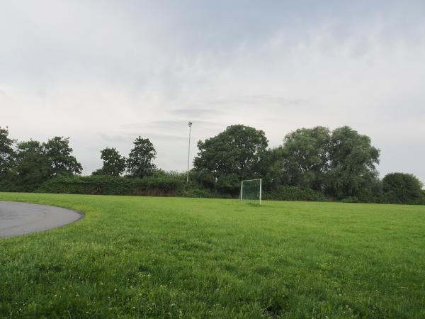 Sportplatz an der Schule - Krummhörn-Jennelt