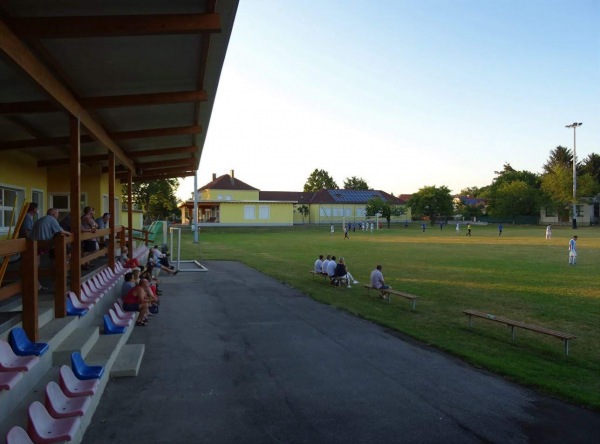 Sportplatz Lackendorf - Lackendorf