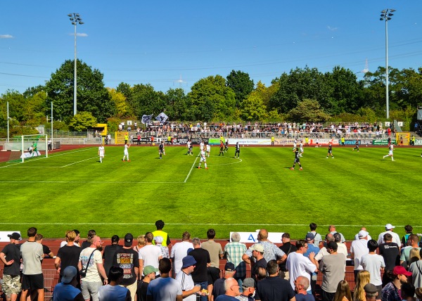 Städtisches Stadion der Bezirkssportanlage Am Bandsbusch - Hilden