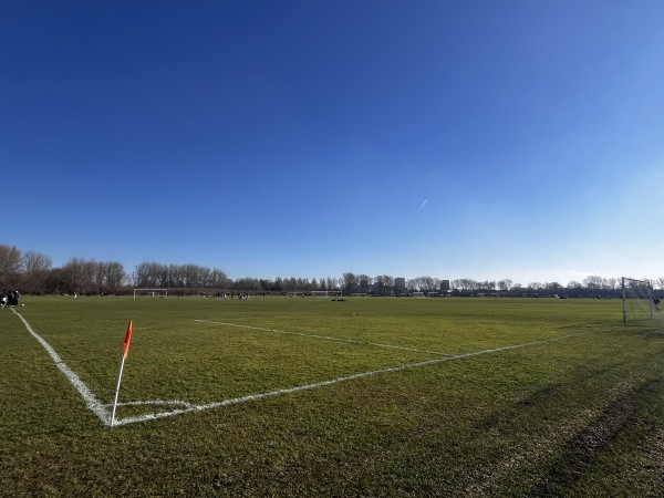 Hackney Marshes pitch N8 - Hackney Wick, Greater London