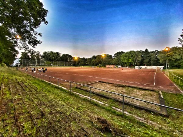 Sportplatz Herler Ring - Köln-Buchheim