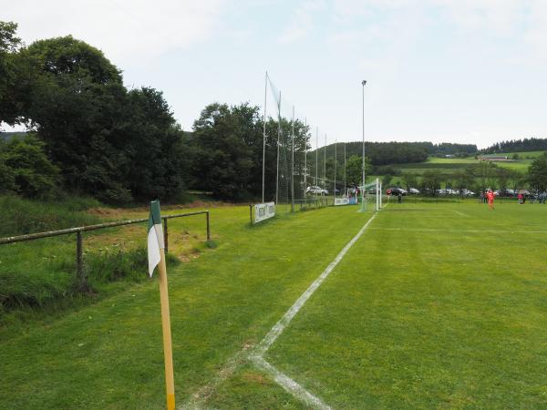 Sportplatz Schloßfeld - Medebach-Düdinghausen