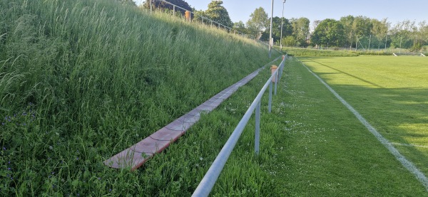 Rudolf-Tonn-Stadion Nebenplatz 1 - Schwechat
