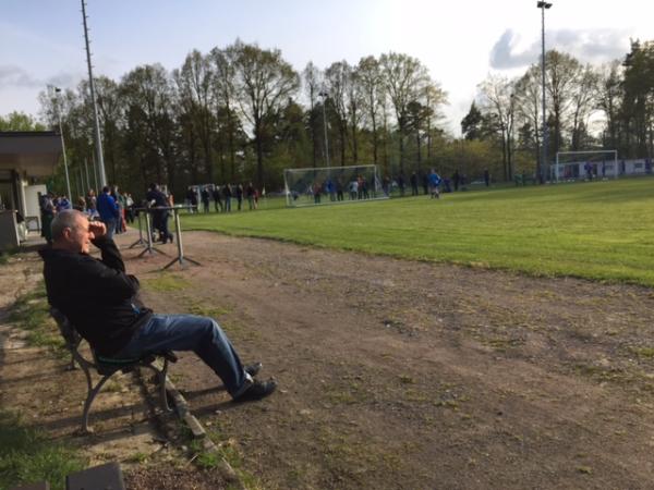 Sportplatz Hochweitzschen - Großweitzschen-Hochweitzschen