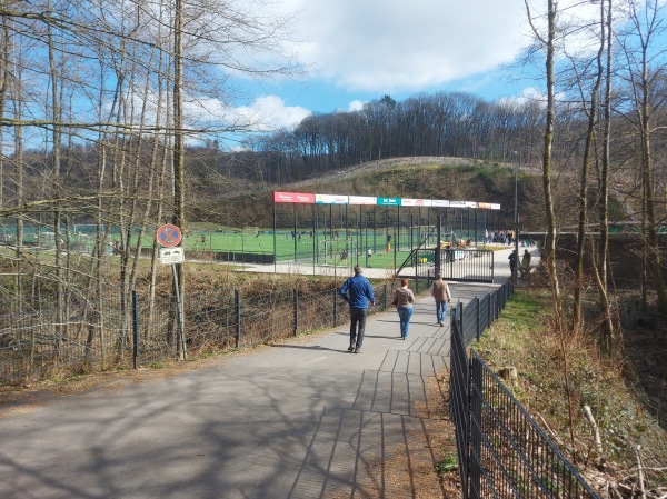 Sportplatz Staelsmühler Straße - Wermelskirchen-Dhünn