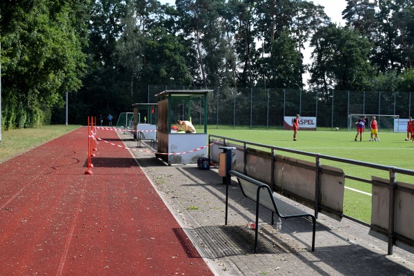 Sportplatz Schatenweg - Paderborn-Schloß Neuhaus